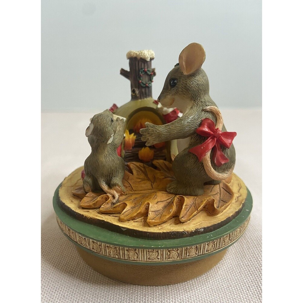 CHARMING TAILS - OUR AMERICA CANDLE TOPPER - THE STOCKINGS WERE HUNG ...